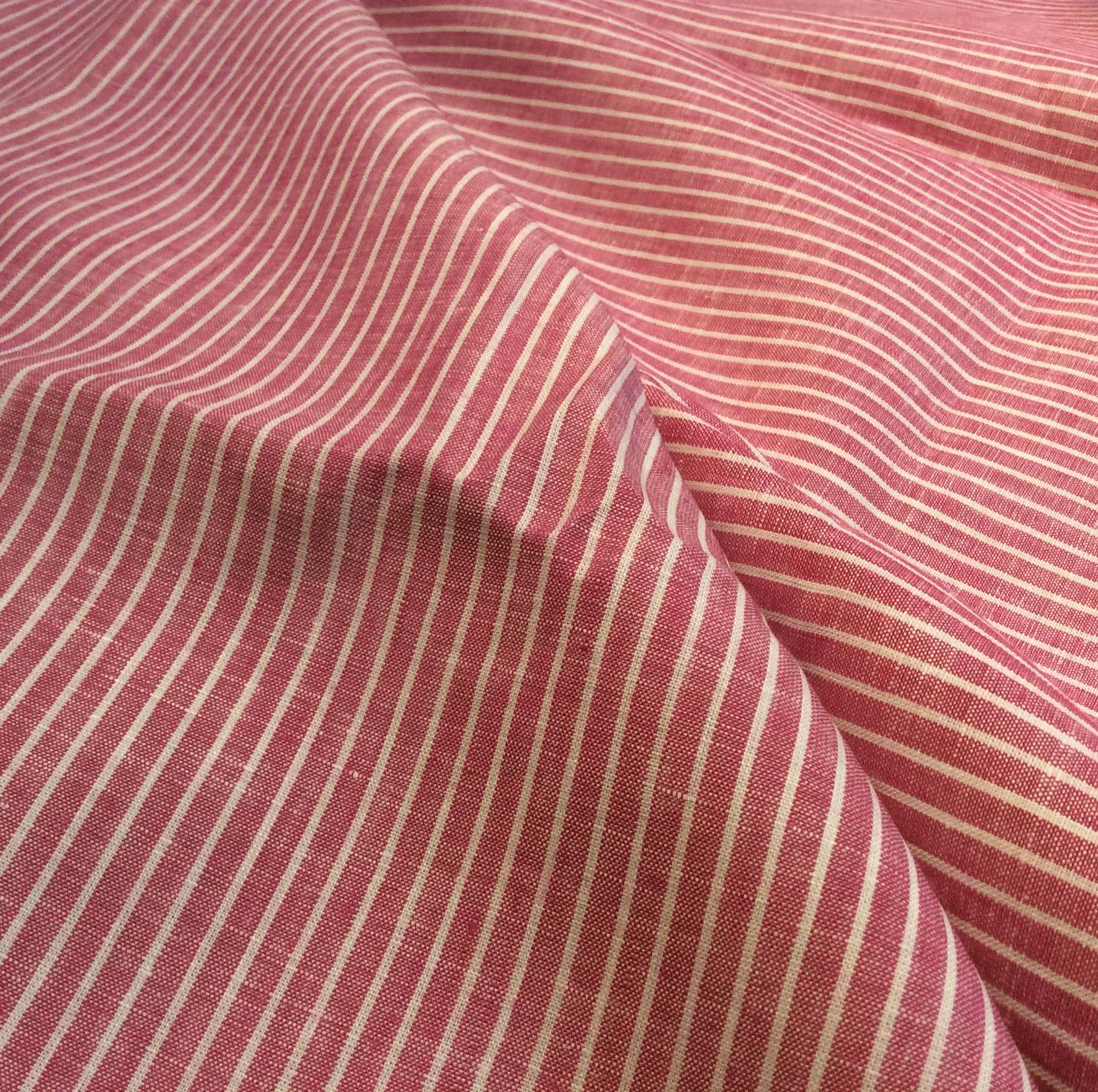 09 Coral Linen från Acorn Fabrics ett kvalitativt linnetyg från England. En skjorta, klänning, byxor? Välkommen att bekanta dig med kvalitet och olika design för kommande säsong. Din Skräddare i Helsingborg.