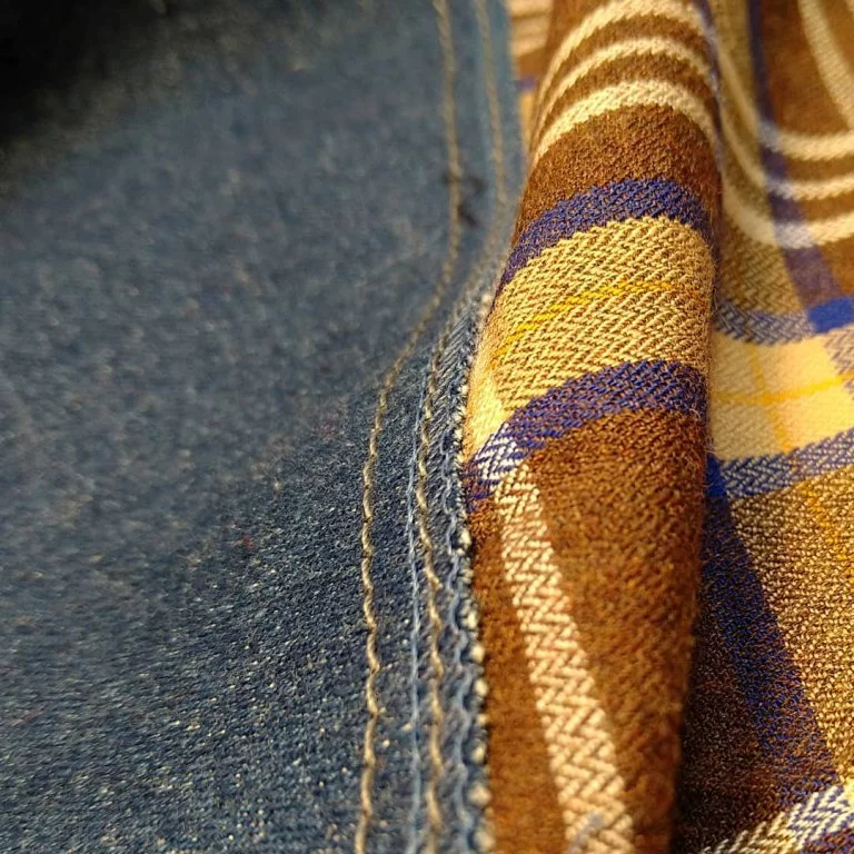 Insidan lika fin som det yttre. Inget att dölja. Dina egna val av material och det som är viktigt för bekväma kläder. Vi erbjuder ett brett utbud av naturliga material och hjälper dig gärna att välja hållbart både för naturen och dig. Din Skräddare i Helsingborg.